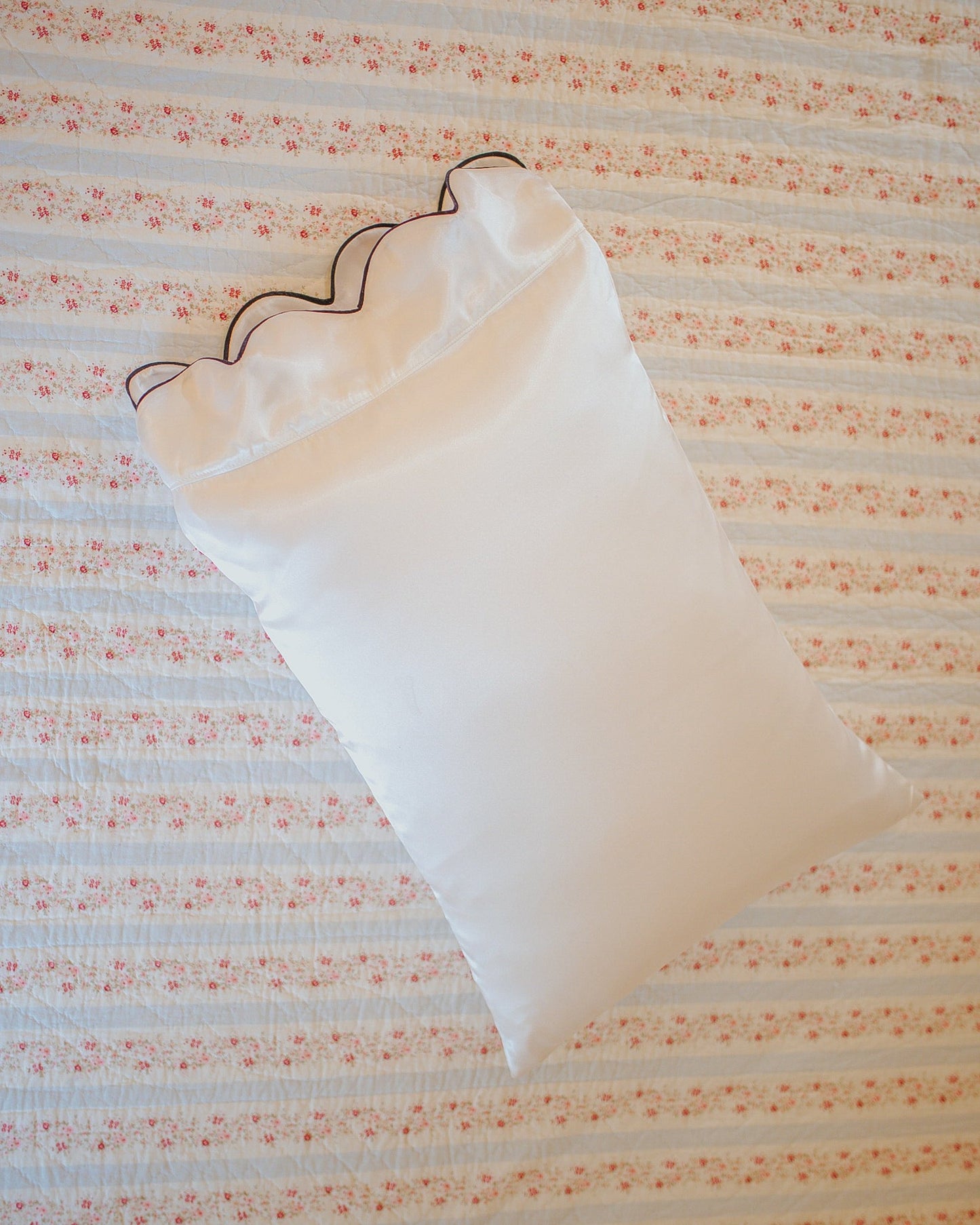 Scalloped Satin Pillowcase in Ivory