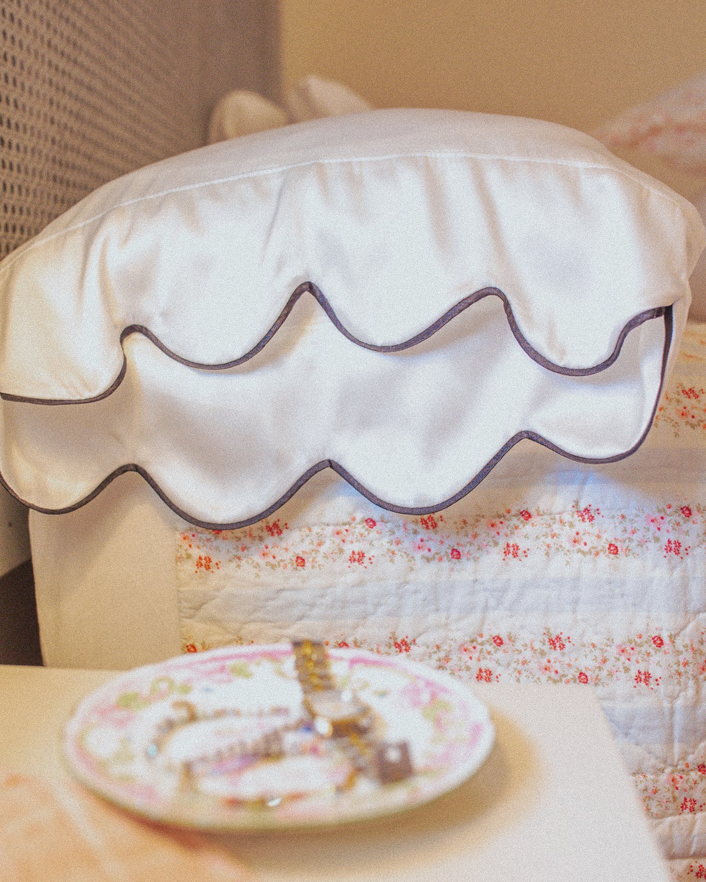 Scalloped Satin Pillowcase in Ivory