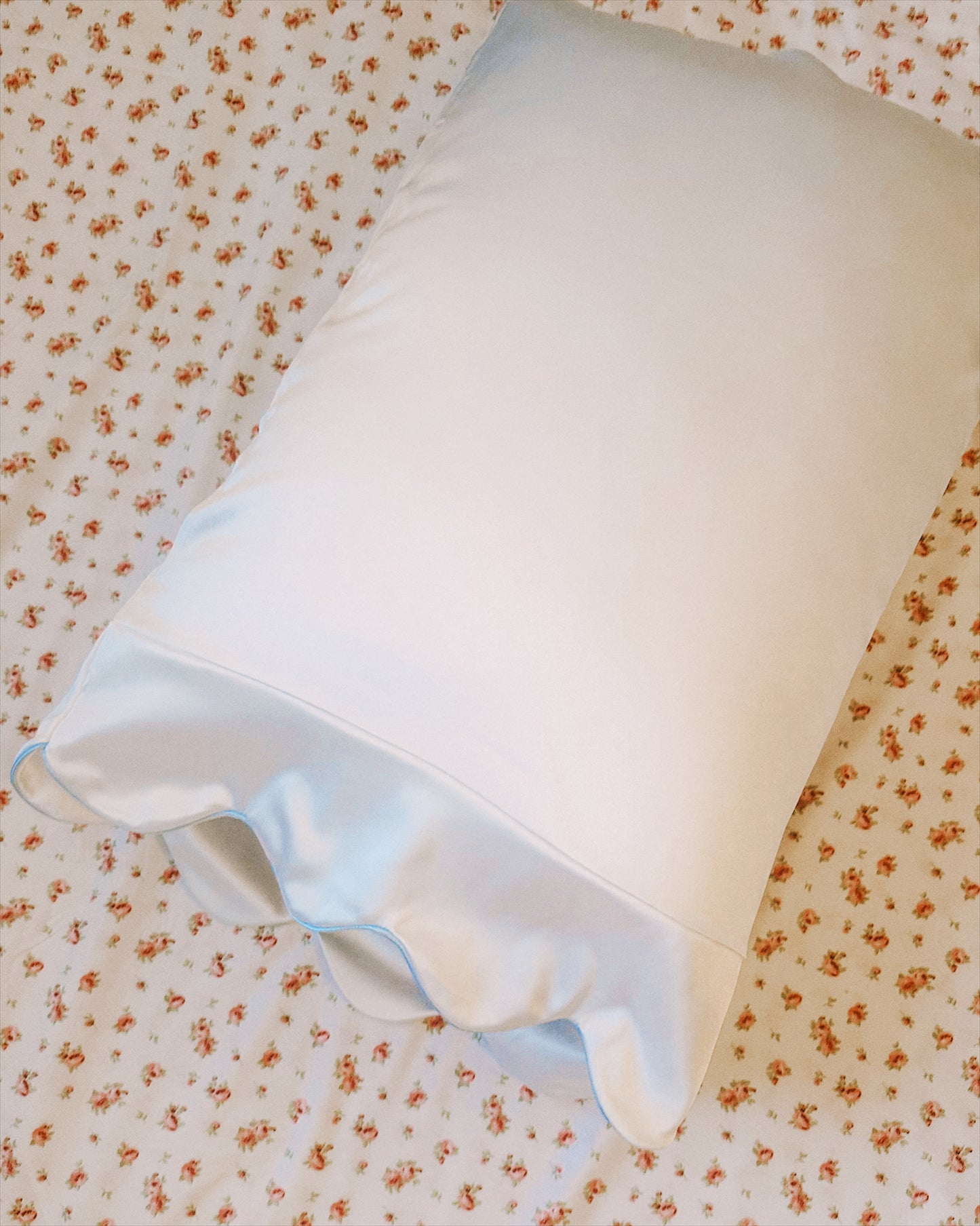 The Scalloped – Blue Trim