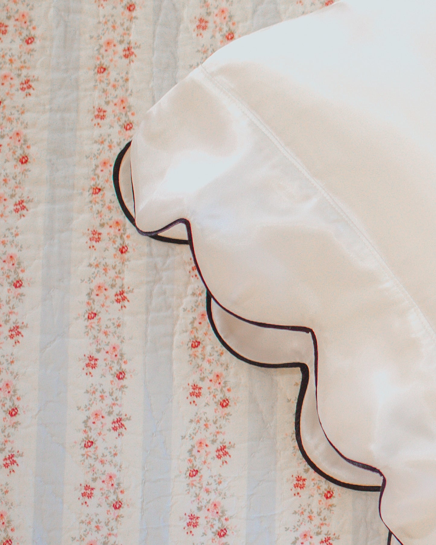 Scarlett Pillowcase - Scalloped Satin in Ivory