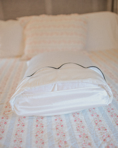 Scalloped Satin Pillowcase in Ivory